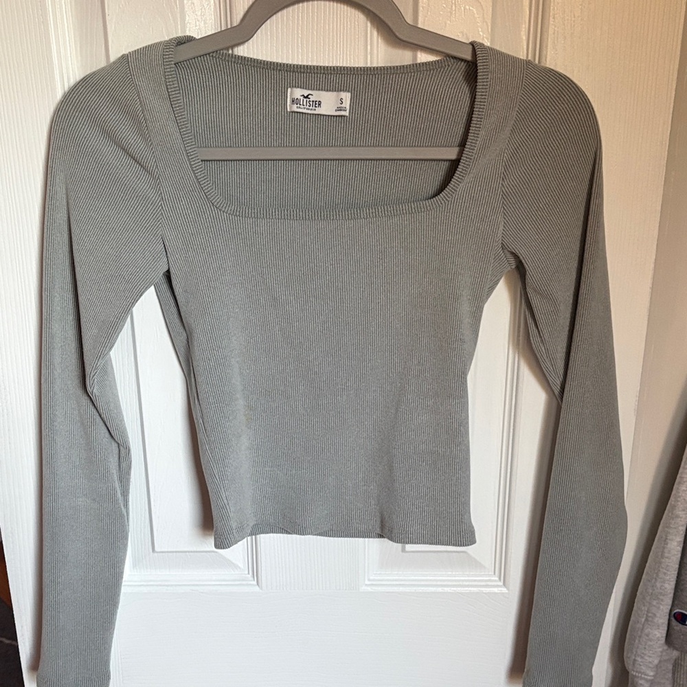 Hollister Women's Gray Ribbed Top
